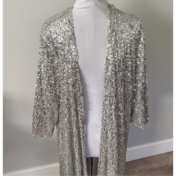 Torrid Silver Sequin Open Front Kimono - Picture 6 of 12